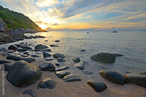 Fotografia Sunrise on idyllic tropical beach