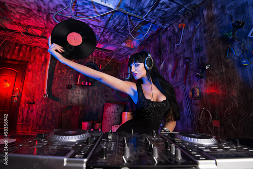 Plakat na papierze fotorealistycznym Garaż dj