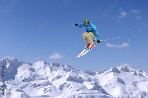 Fototapeta dla dzieci Jumping skier