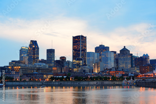 Tapeta ścienna Montreal nad rzeką o zachodzie słońca