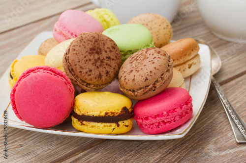 Board z aluminiowym obramowaniem Talerz macaroons