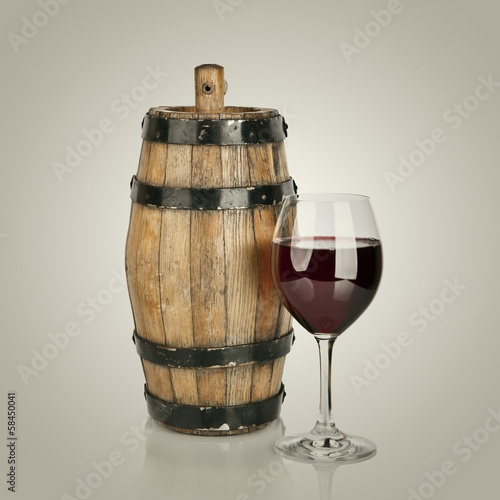 Board z aluminiowym obramowaniem Czerwone wino i drewniana beczka