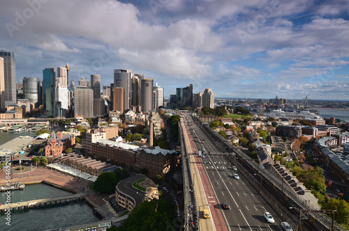 Obraz na płótnie Widok na centrum biznesowe Sydney z Harbour Bridge.