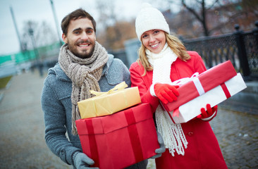 Wall Mural - Couple with giftboxes