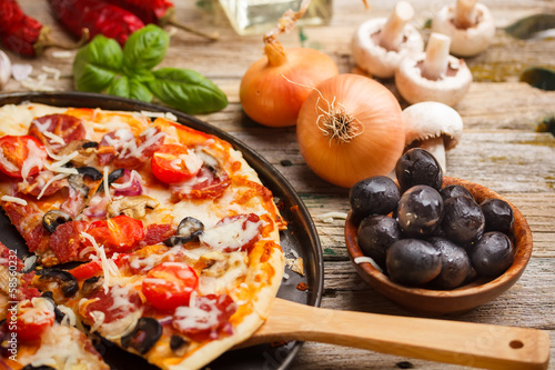 Naklejka samoprzylepna Pizza domowej roboty