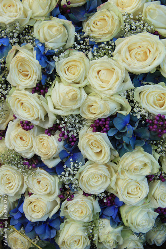 Fototapeta na wymiar White and blue bridal arrangement