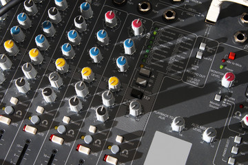 Audio mixer equipment