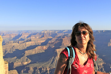 Wall Mural - femme au Grand Canyon, Arizona