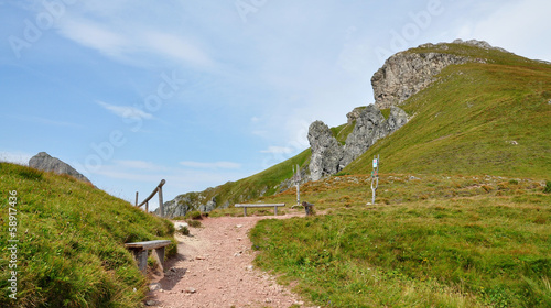 Board z aluminiowym obramowaniem Wysokie Tatry w lecie, na Słowacji, w Europie