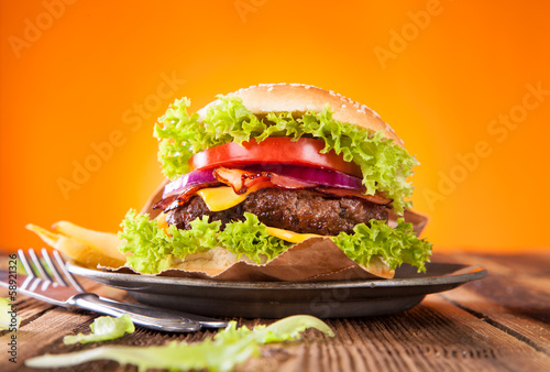 Naklejka samoprzylepna Świeży hamburger
