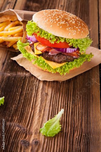 Naklejka samoprzylepna Świeży hamburger