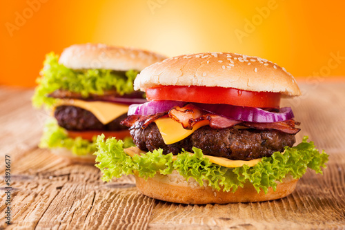 Naklejka samoprzylepna Świeży hamburger