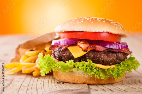 Naklejka samoprzylepna Świeży hamburger