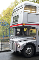 Fototapete - Vintage bus in London.