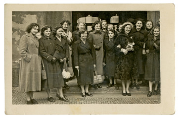 Wall Mural - CIRCA 1949 - young women