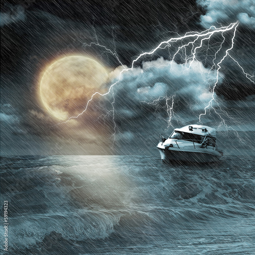 Plakat na papierze fotorealistycznym Łódź w wieczór burza na ocean i księżyc