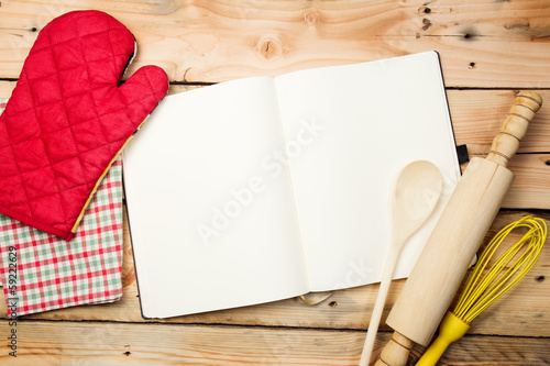 Cuadros en Lienzo Blank recipe book on wooden table