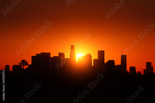 Naklejka samoprzylepna Wschód słońca miasto los angeles skyline.