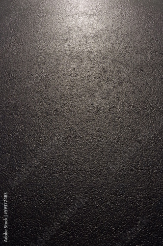 Fotografie, Obraz Hintergrund nasser Asphalt im Gegenlicht