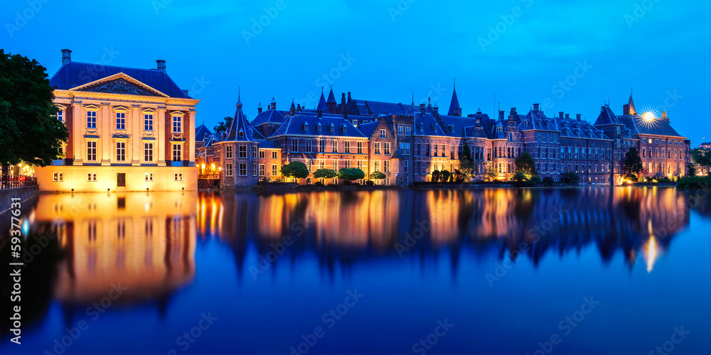 Obraz na płótnie Mauritshuis Museum and Binnenhof Palace, The Hague w salonie