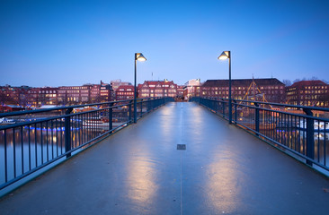Fototapete - view on city Bremen from bridge in dusk