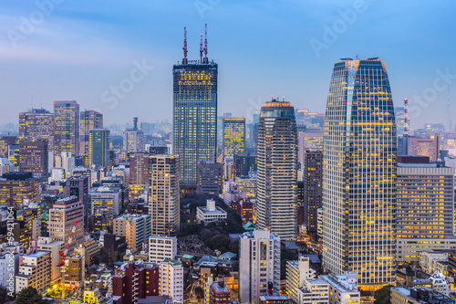 Tapeta ścienna Tokio, zmierzch japonii wznosi się wysoko