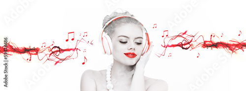 Zdjęcie XXL Piękna kobieta, słuchanie muzyki