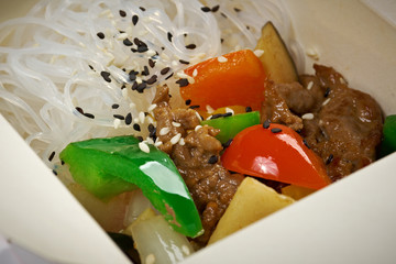 Canvas Print - Chinese rice noodles, meat and oyster sauce