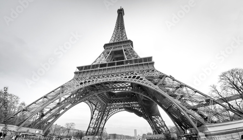 Plakat na papierze fotorealistycznym Tour eiffel w czerni i bieli