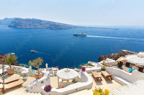 Board z aluminiowym obramowaniem Widok miasta fira - wyspa santorini, Kreta, Grecja