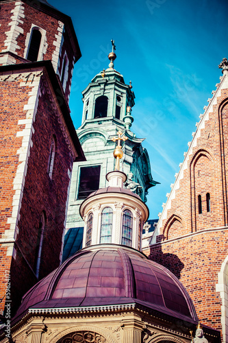 Board z aluminiowym obramowaniem Katedra wawel, słynny polski punkt orientacyjny na wzgórzu wawel, kraków