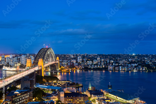 Obraz na płótnie canvas czteroczęściowy "tetraptyk" Dramatyczna panoramiczna noc fotografia Sydney schronienie