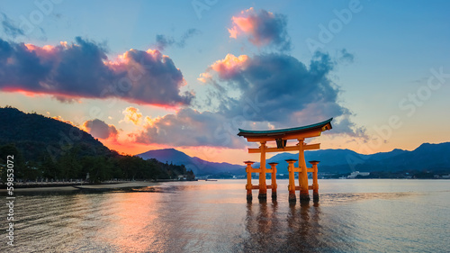 Fotomural  Great floating gate (O-Torii) at Miyajima