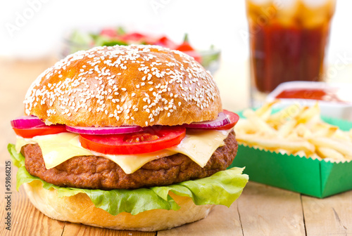 Tapeta ścienna Hamburger z frytkami