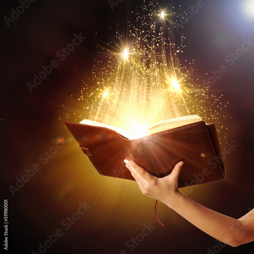 Plakat na papierze fotorealistycznym Magiczna książka