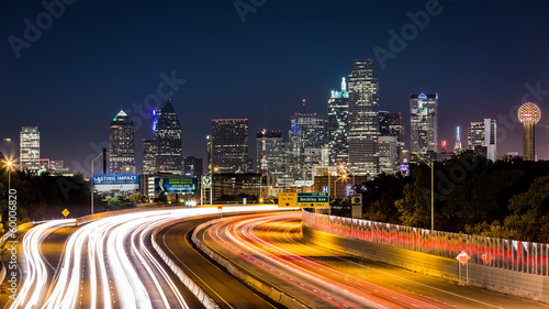 Obraz na płótnie canvas dwuczęściowy "dyptyk" Dallas skyline nocą