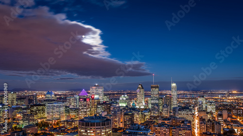 Fotoboard na płycie Widok z lotu ptaka montreal skyline w nocy