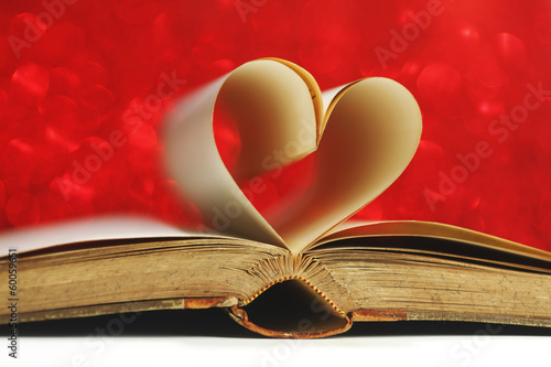 Foto-Fahne - Heart inside a book (von yellowj)