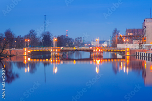 Dekoracja na wymiar  most-nad-kanalem-elblaskim-noca-polska