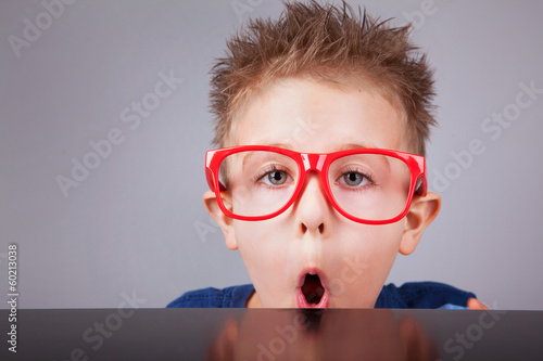 Cuadros en Lienzo Five years old cute little boy with surprised face