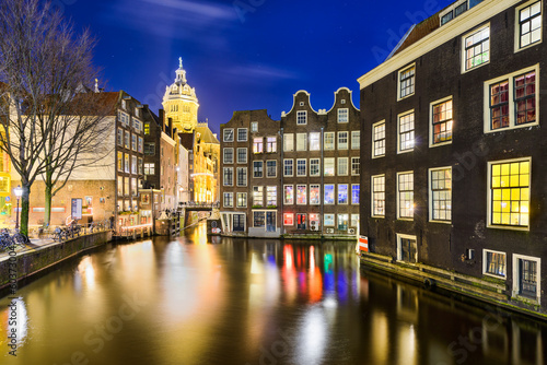 Fotoboard na płycie Amsterdam nocą, Holandia