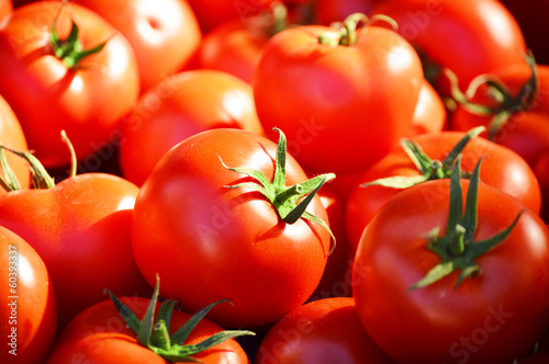 Tapeta ścienna Świeże pomidory organiczne na straganie