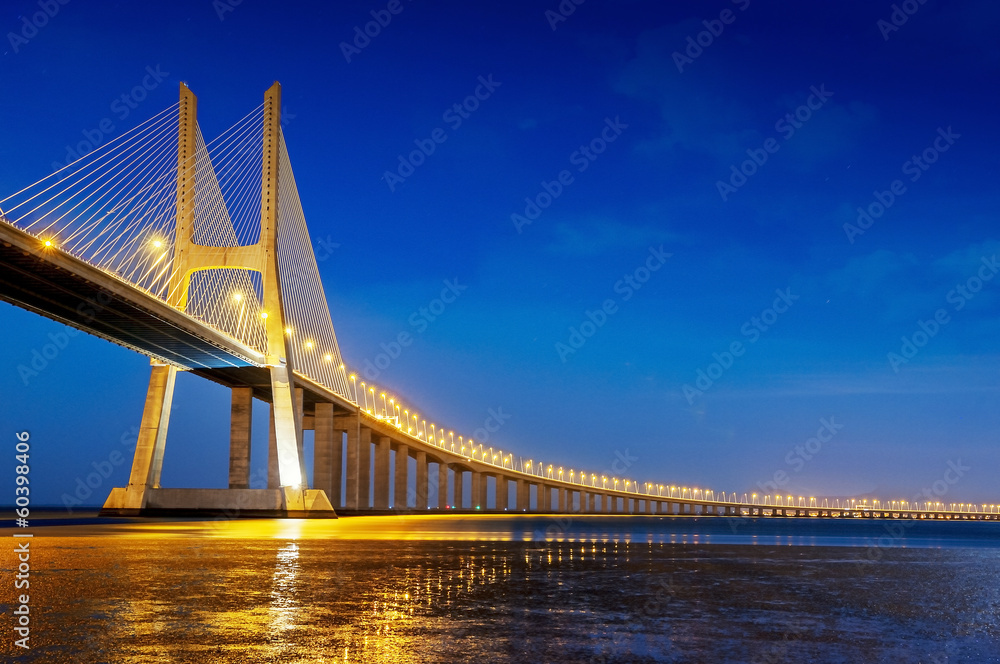 most-vasco-da-gama-lizbona-portugalia