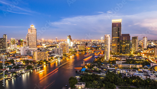Plakat na papierze fotorealistycznym Bangkok city at night