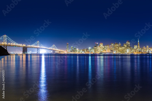 Obraz na płótnie canvas San francisco sunset skyline california bay odbicie wody
