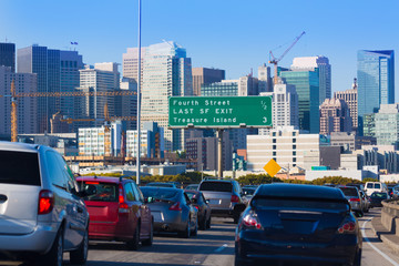 Fototapete - San Francisco city traffic in rush hour with downtown skyline
