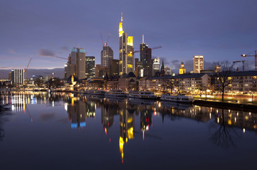 Fototapete - Business district of Frankfurt-am-Main at sunset