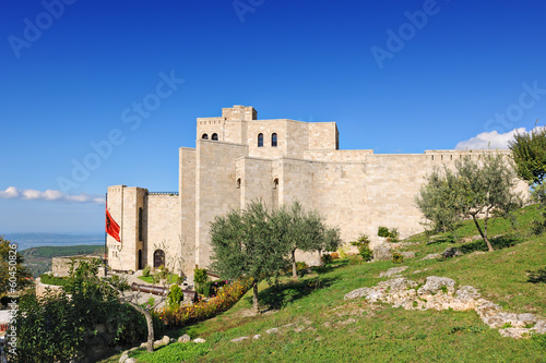 Obraz na płótnie canvas trzyczęściowy "tryptyk" Skanderbeg Muzeum Narodowe w starym zamku w Kruja
