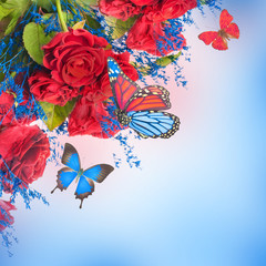 Fotomurales - A bouquet of red roses, floral background and butterfly