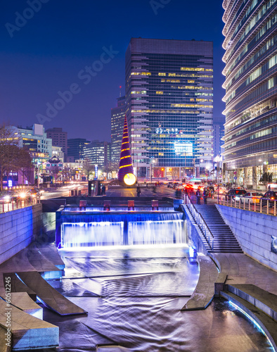 Obraz na płótnie canvas trzyczęściowy "tryptyk" Seoul, korea południowa w strumieniu cheonggye